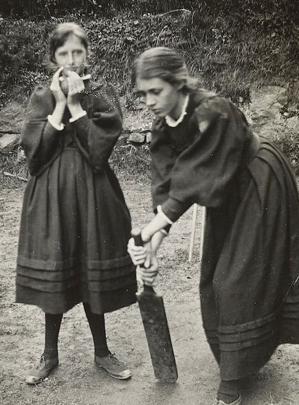 Virginia Woolf, with her mother Julia, 1884
